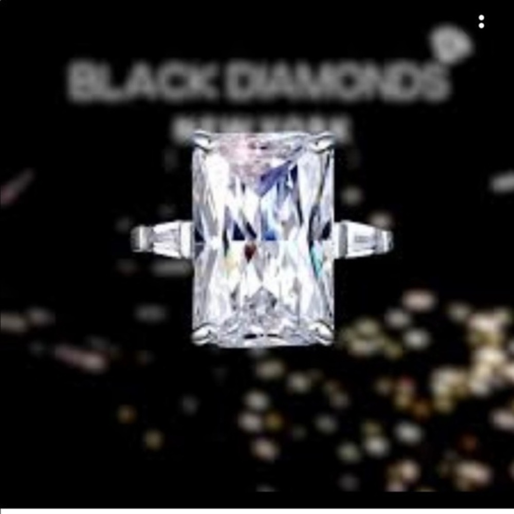 8.5 ct. 18k White gold Diamond Emerald Asscher Cut Ring
